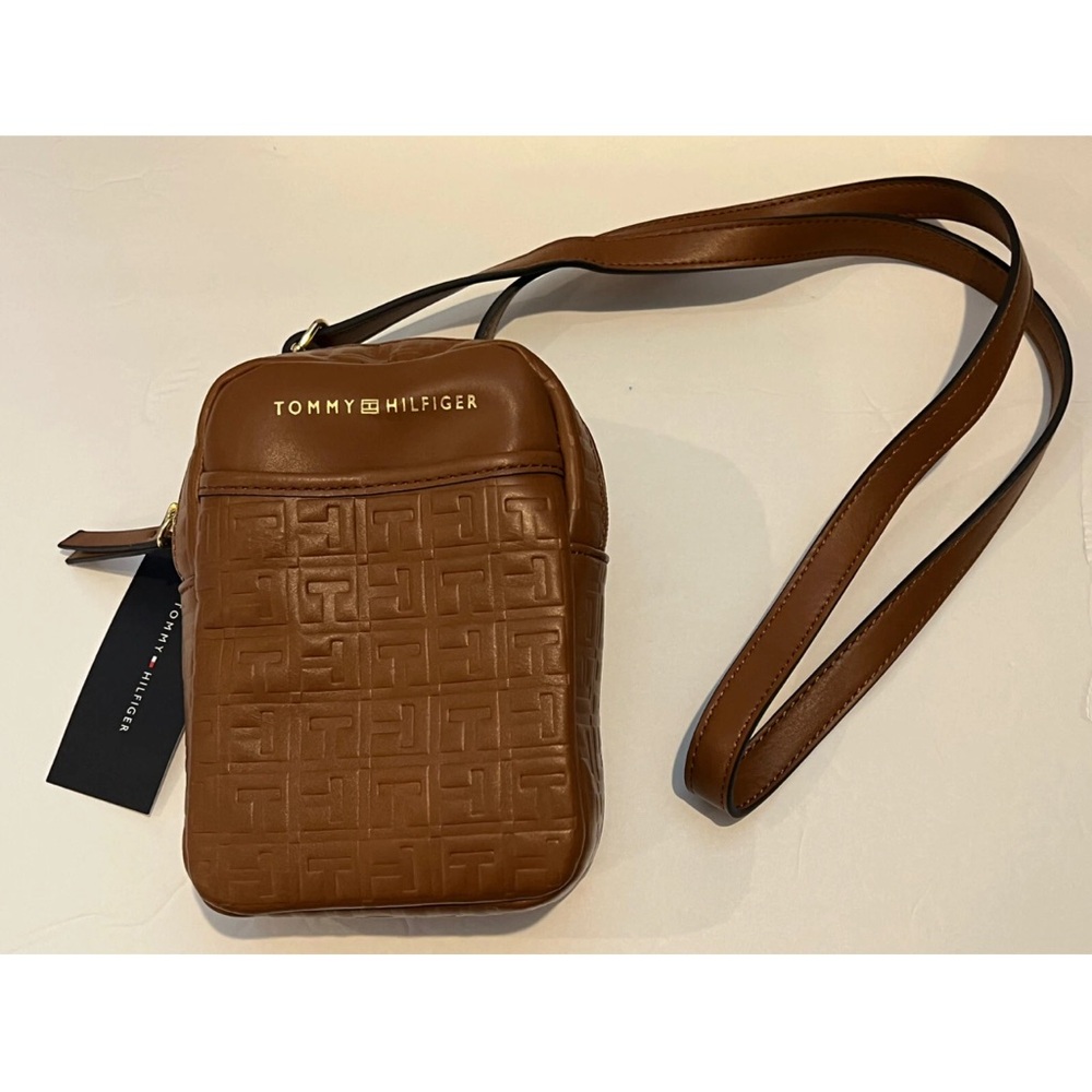 Tommy Hilfiger Women’s Brown Gold Crossbody Bag Phone Bag Trendy Luxe Travel NWT